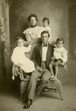 Allie and Arthur Tipps with Ruby, O.R. and Hazel circa 1902
